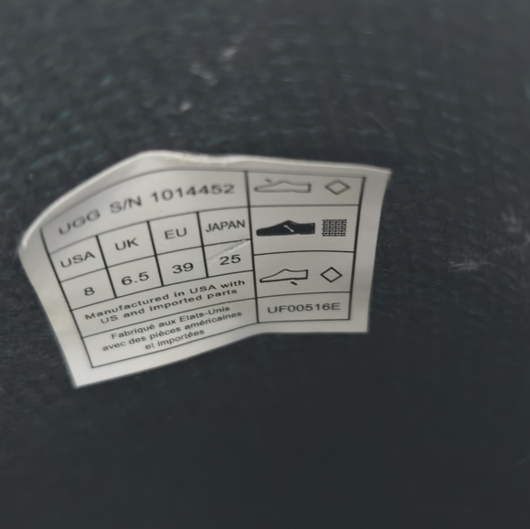 EUC UGG Boots sherpa soles in W8 - Picture 2 of 6